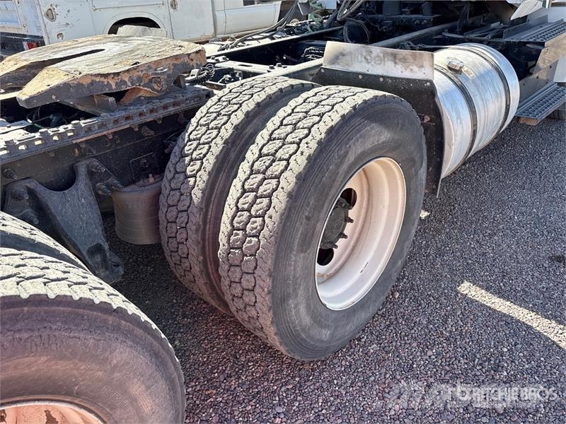 International RH613 6x4 T/A Day Cab Truck Tractor Тягачі