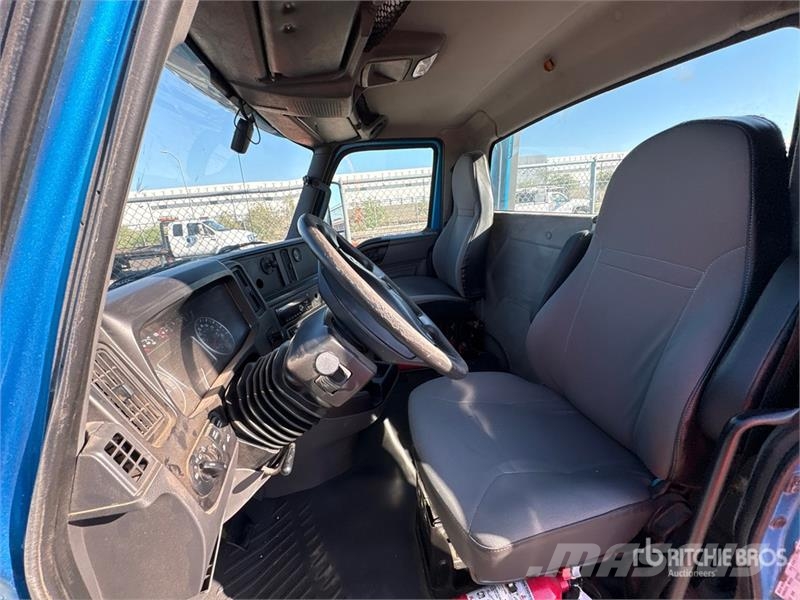 International RH613 6x4 T/A Day Cab Truck Tractor Vilcēji