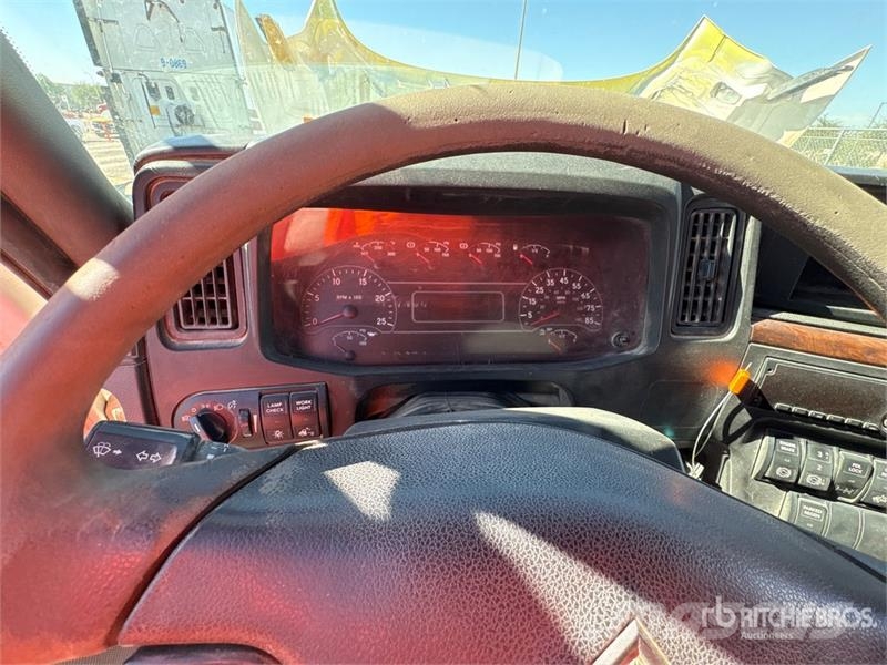 International RH613 6x4 T/A Day Cab Truck Tractor Тягачі