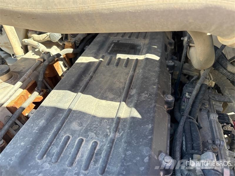 International RH613 6x4 T/A Day Cab Truck Tractor Тягачі