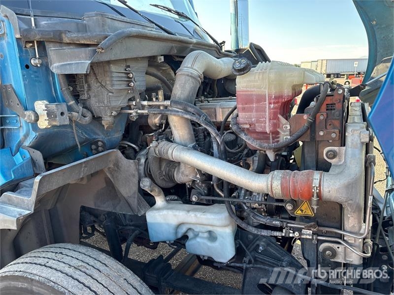 International RH613 6x4 T/A Day Cab Truck Tractor Vilcēji