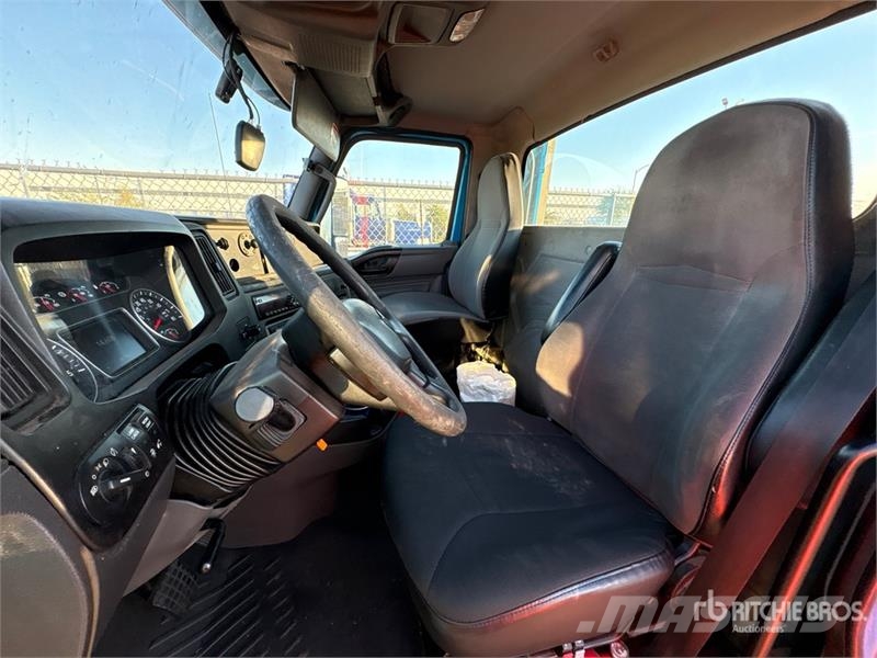 International RH613 6x4 T/A Day Cab Truck Tractor Vlačilci