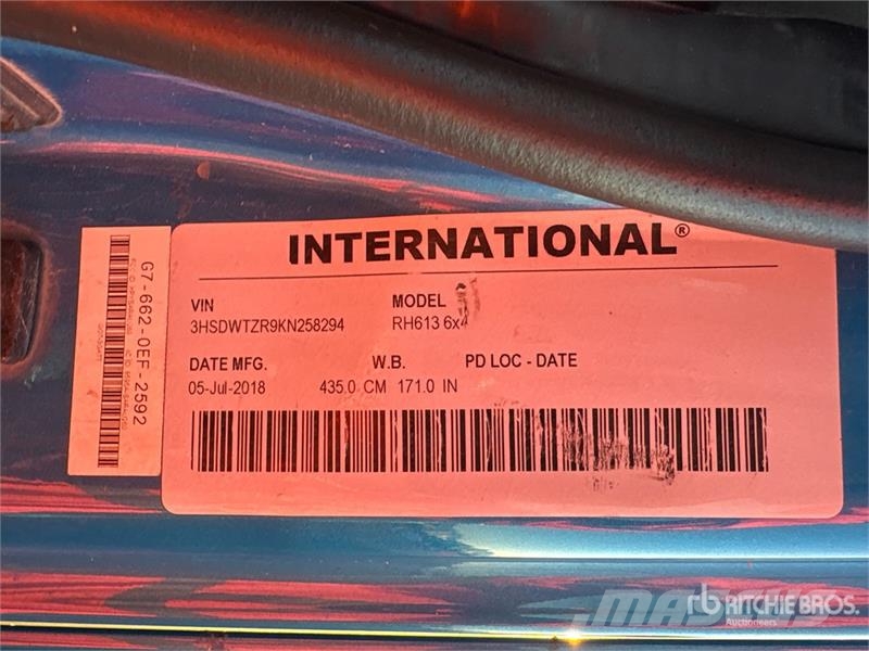 International RH613 6x4 T/A Day Cab Truck Tractor Vlačilci