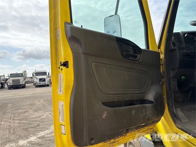 International RH613 6x4 T/A Day Cab Truck Tractor Prime Movers
