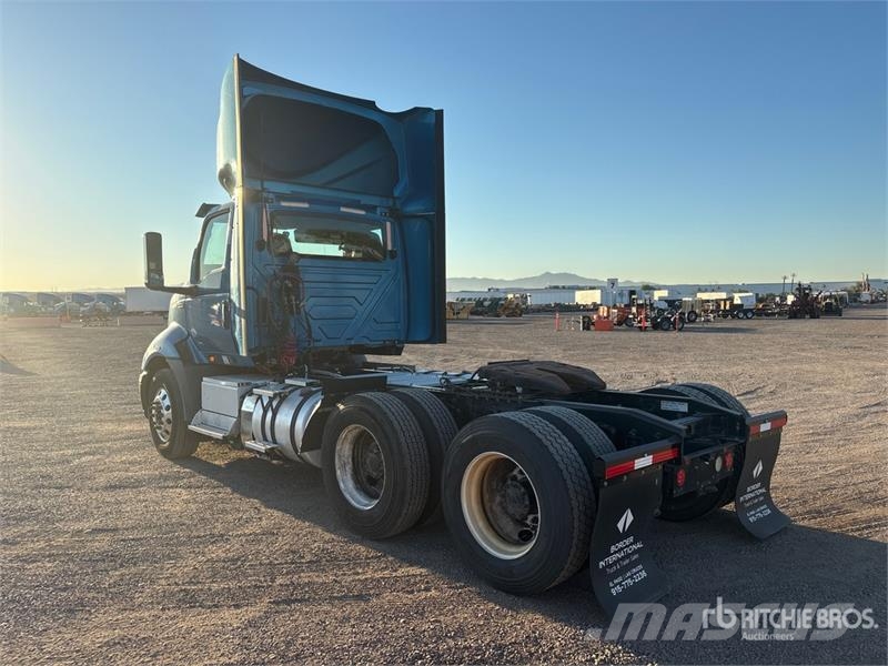 International RH613 6x4 T/A Day Cab Truck Tractor Vlačilci