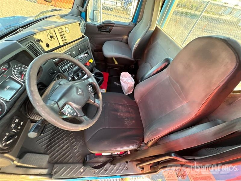 International RH613 6x4 T/A Day Cab Truck Tractor Vlačilci