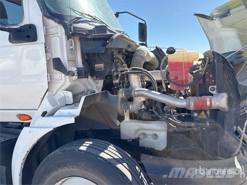 International RH613 6x4 T/A Day Cab Truck Tractor Тягачі