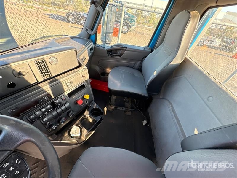 International RH613 6x4 T/A Day Cab Truck Tractor Vilcēji