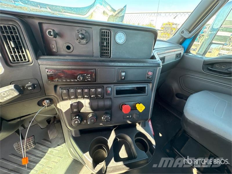 International RH613 6x4 T/A Day Cab Truck Tractor Тягачі