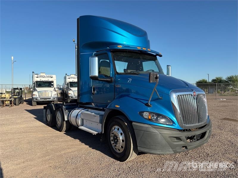 International RH613 6x4 T/A Day Cab Truck Tractor Vilcēji