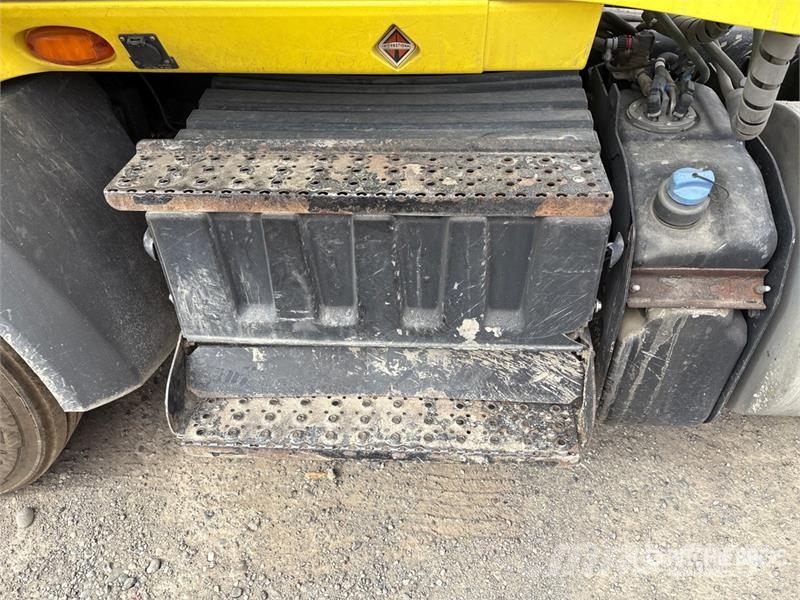 International RH613 6x4 T/A Day Cab Truck Tractor Prime Movers