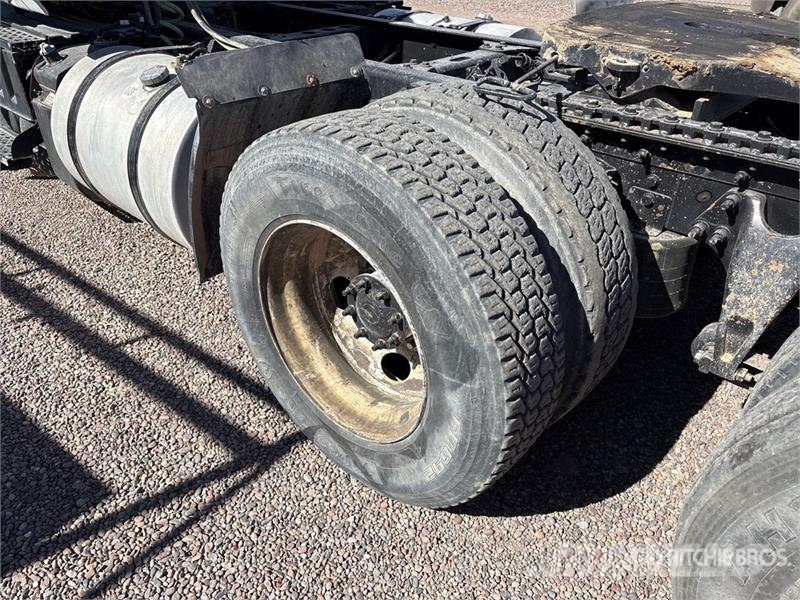 International RH613 6x4 T/A Day Cab Truck Tractor Тягачі