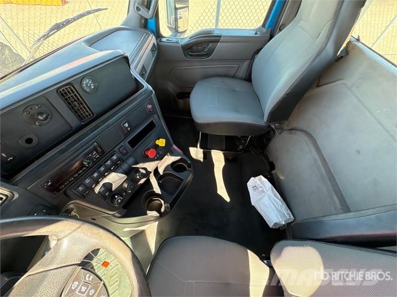 International RH613 6x4 T/A Day Cab Truck Tractor Тягачі