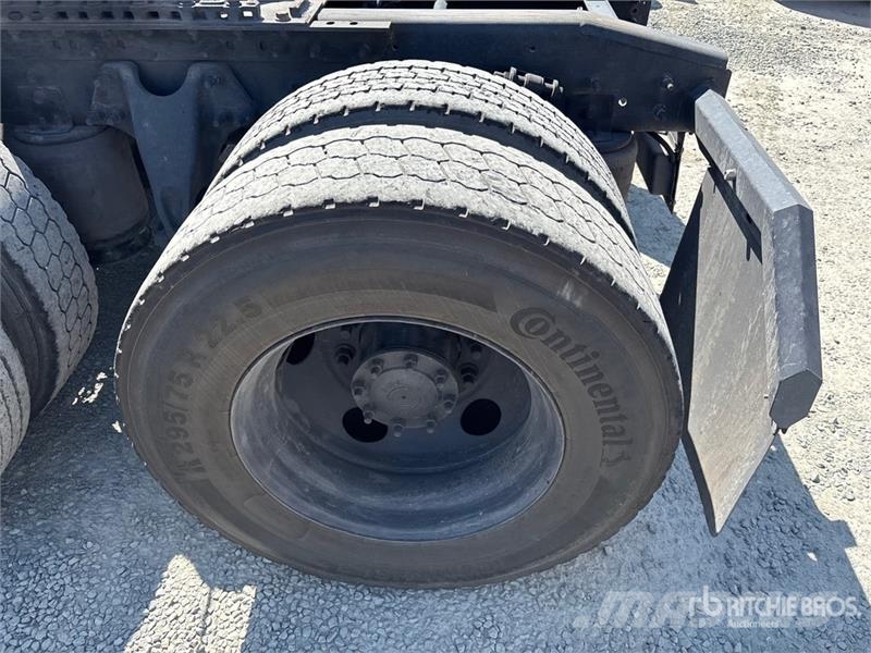 International RH613 6x4 T/A Day Cab Truck Tractor Sattelzugmaschinen