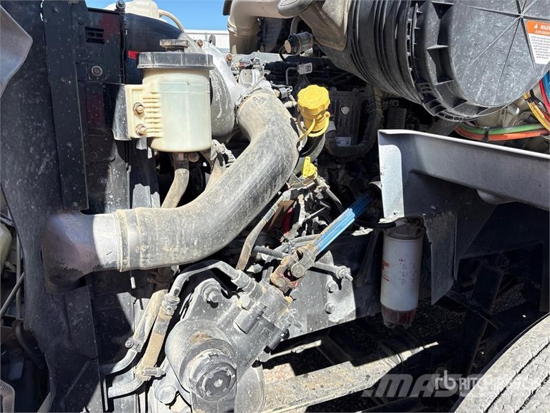 International RH613 6x4 T/A Day Cab Truck Tractor Тягачі