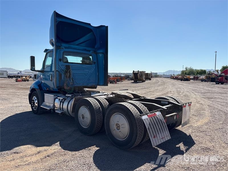 International RH613 6x4 T/A Day Cab Truck Tractor Тягачі