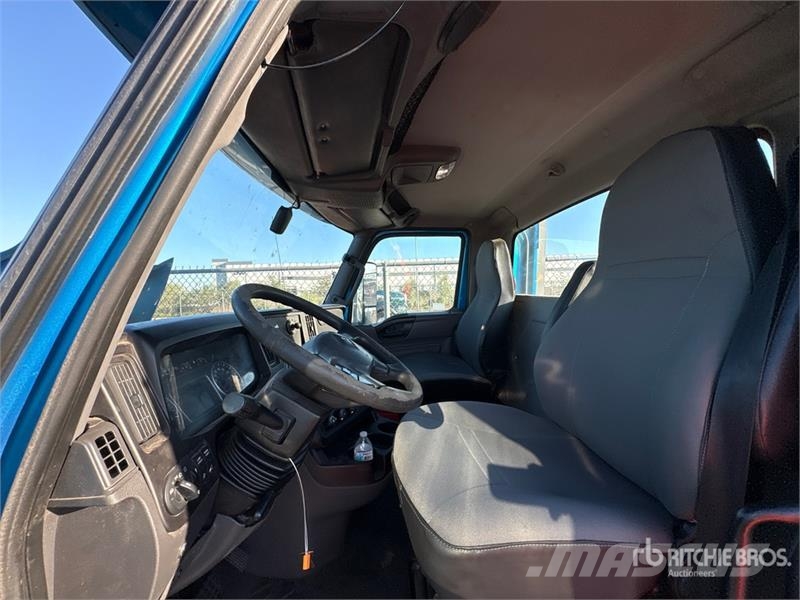 International RH613 6x4 T/A Day Cab Truck Tractor Vilcēji