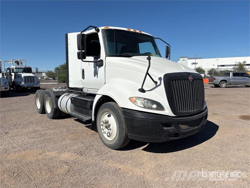 International RH613 6x4 T/A Day Cab Truck Tractor Тягачі