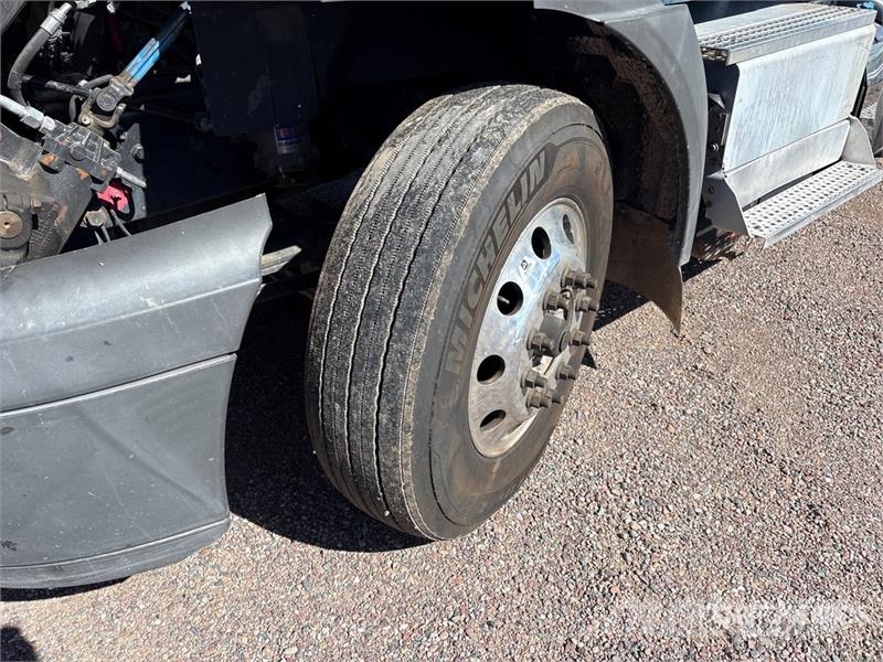 International RH613 6x4 T/A Day Cab Truck Tractor Тягачі