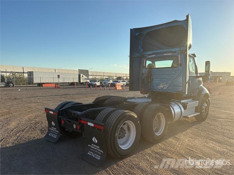 International RH613 6x4 T/A Day Cab Truck Tractor Vlačilci
