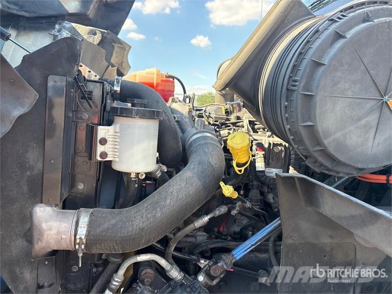 International RH613 6x4 T/A Day Cab Truck Tractor Vilcēji
