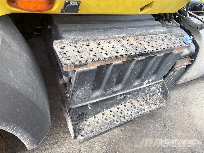 International RH613 6x4 T/A Day Cab Truck Tractor Prime Movers