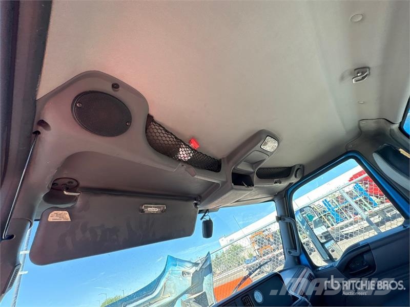 International RH613 6x4 T/A Day Cab Truck Tractor Тягачі