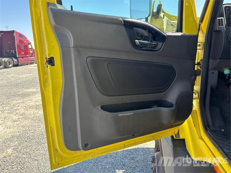 International RH613 6x4 T/A Day Cab Truck Tractor Sattelzugmaschinen