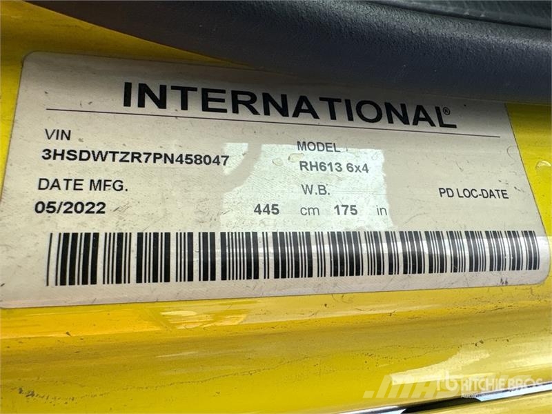International RH613 6x4 T/A Day Cab Truck Tractor Vetopöytäautot