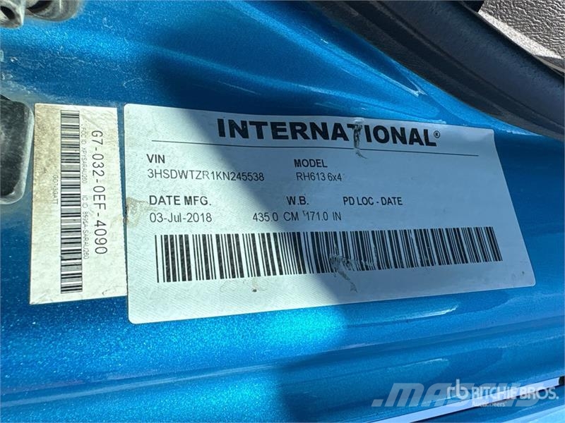 International RH613 6x4 T/A Day Cab Truck Tractor Vilcēji