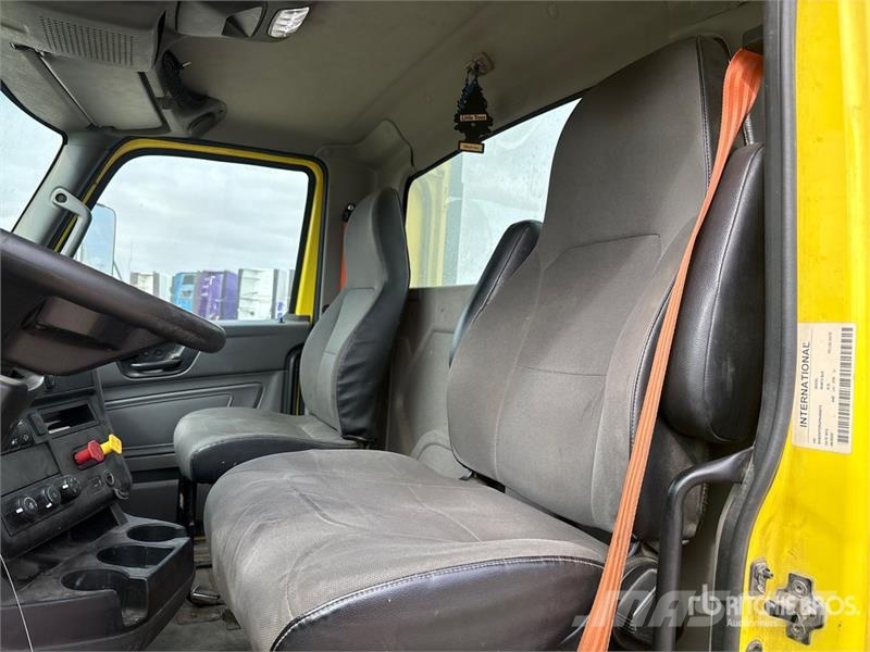 International RH613 6x4 T/A Day Cab Truck Tractor Prime Movers