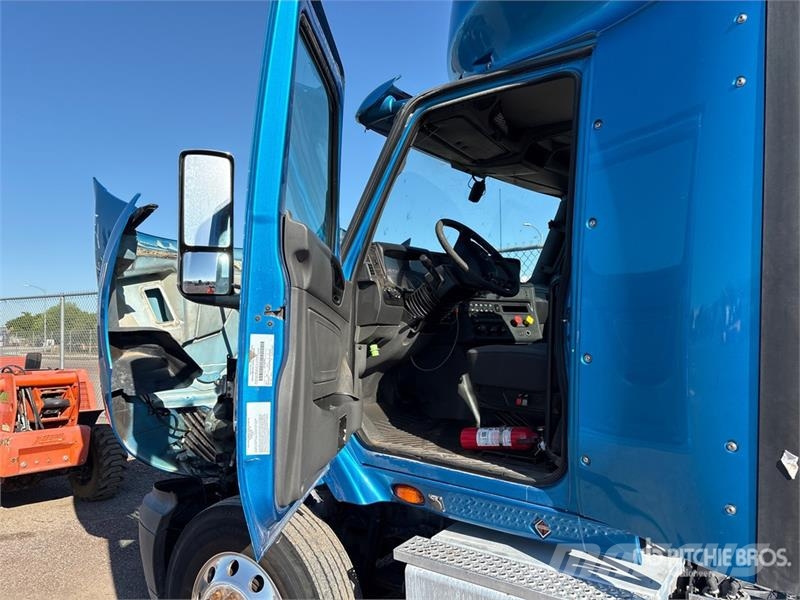 International RH613 6x4 T/A Day Cab Truck Tractor Vilcēji