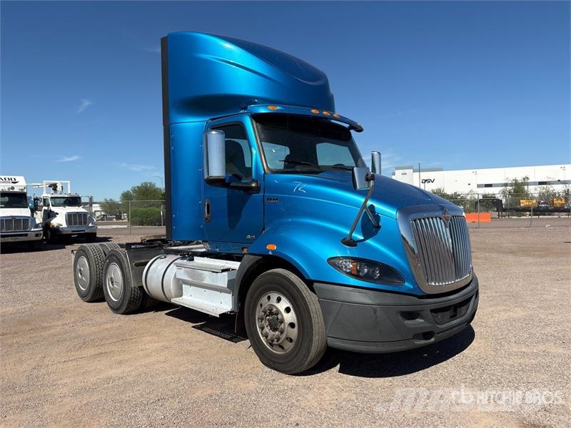 International RH613 6x4 T/A Day Cab Truck Tractor Тягачі
