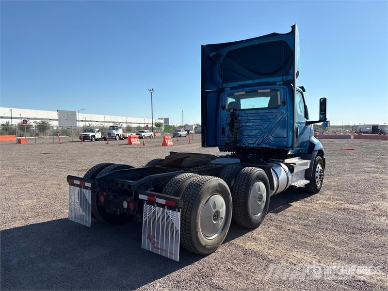 International RH613 6x4 T/A Day Cab Truck Tractor Vilcēji