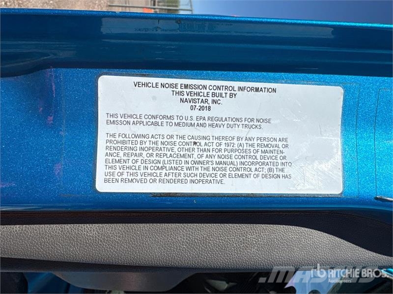 International RH613 6x4 T/A Day Cab Truck Tractor Тягачі