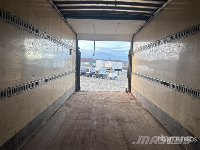 International WorkStar 7400 6x4 Van Truck Sunkvežimiai su dengtu kėbulu