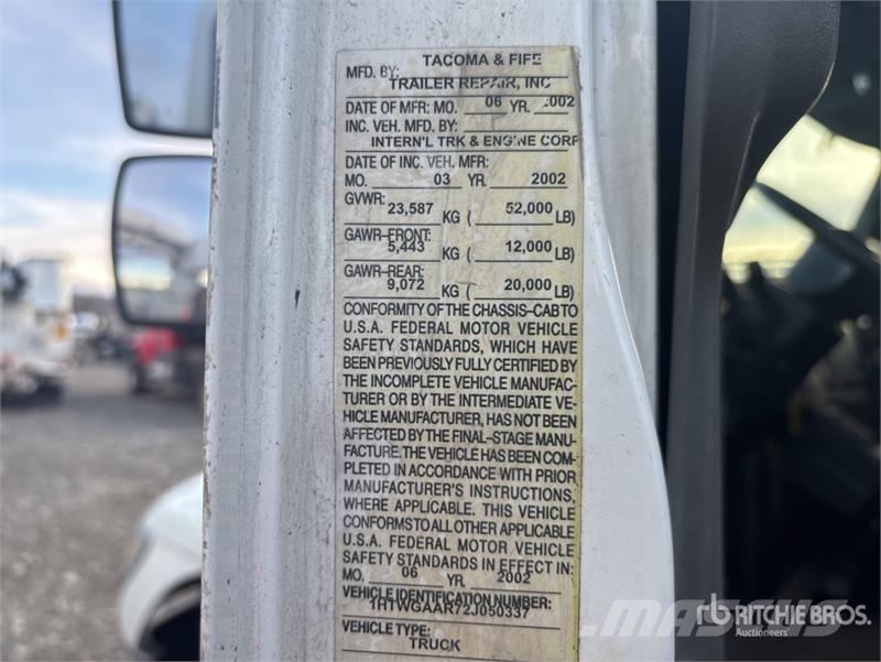 International WorkStar 7400 6x4 Van Truck Sunkvežimiai su dengtu kėbulu