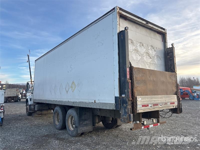International WorkStar 7400 6x4 Van Truck Sunkvežimiai su dengtu kėbulu