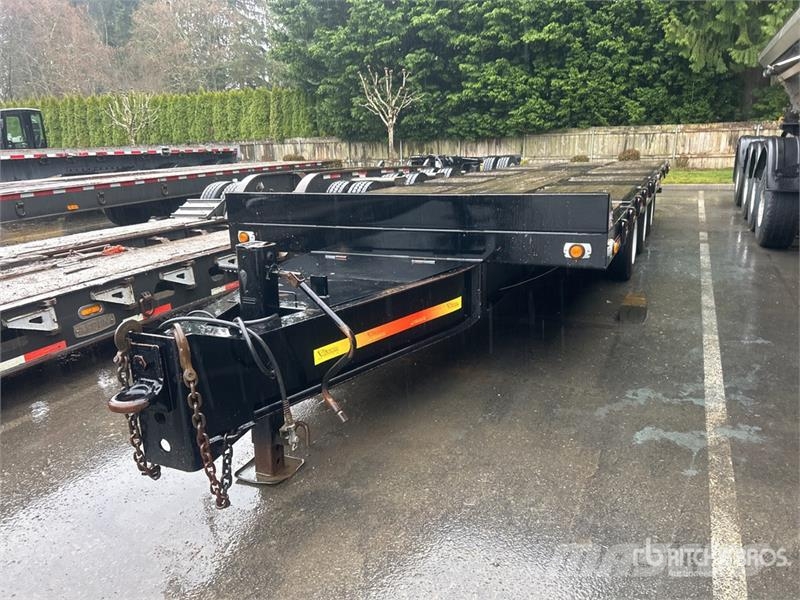 Interstate 29 ft Tri/A Tilt Deck Trailer Remorque surbaissée