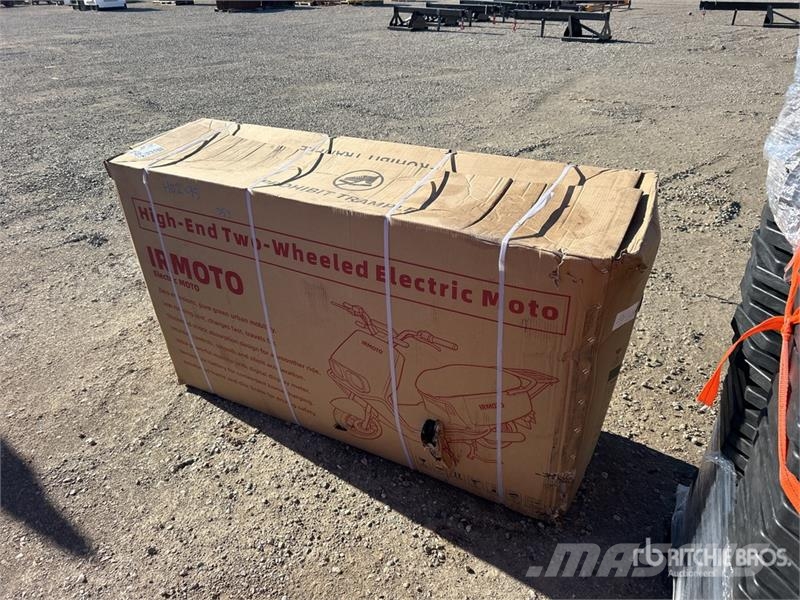 IRMOTO-RED Electric Moped (Unused) Automašīnas