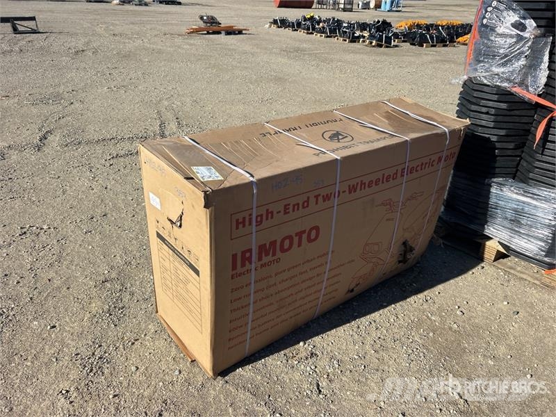 IRMOTO-RED Electric Moped (Unused) Automašīnas