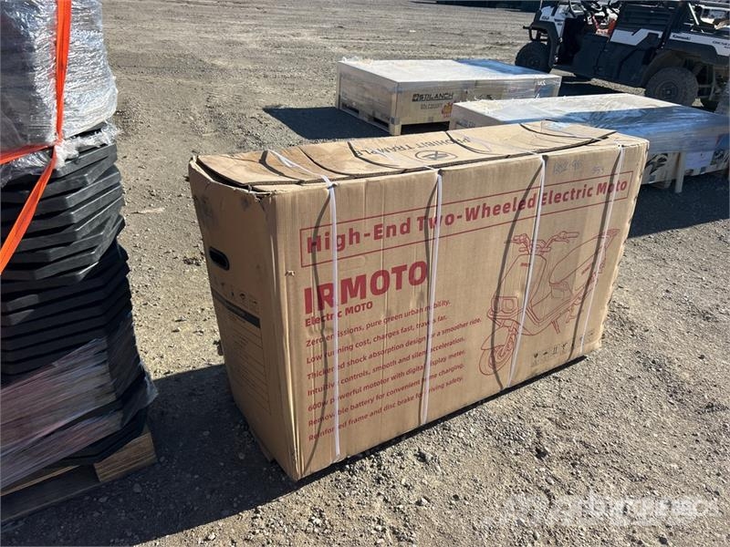 IRMOTO-RED Electric Moped (Unused) Automašīnas