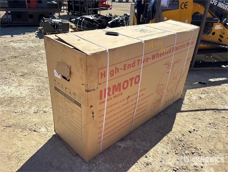 IRMOTO-WHITE Electric Moped (Unused) PKWs