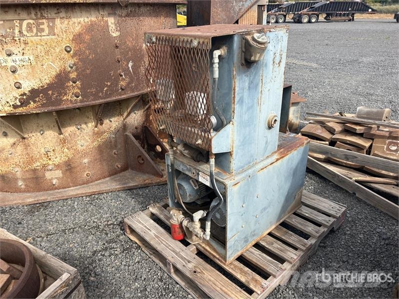  ISC 103 Vertical Shaft Impact Crusher قطع غيار المخلفات / إعادة التدوير والمحاجر