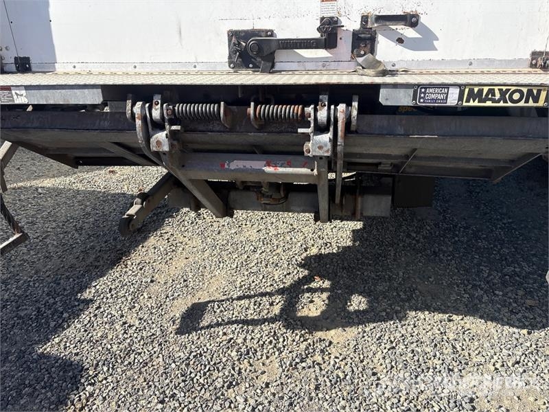 Isuzu FTR 4x2 Van Truck Фургони