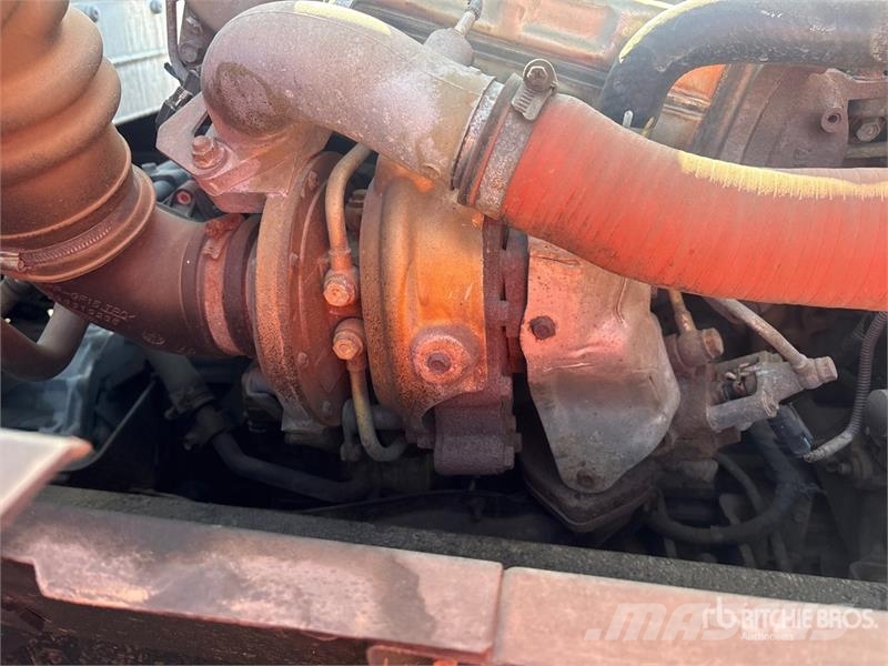 Isuzu FTR 4x2 Van Truck Фургони
