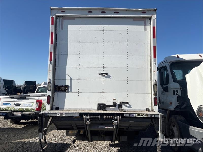 Isuzu FTR 4x2 Van Truck Фургони