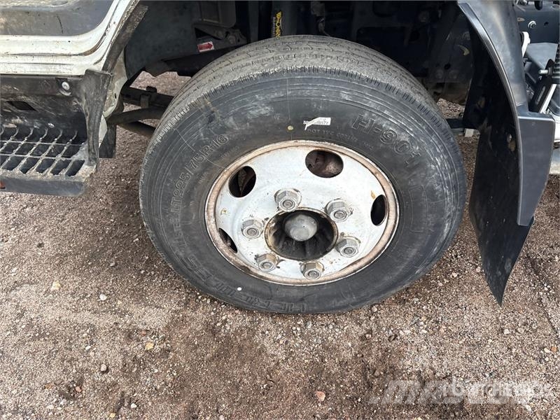 Isuzu NPR Kofferaufbau