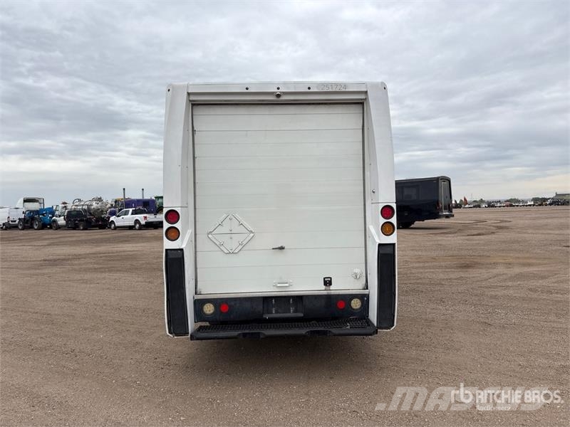 Isuzu NPR Furgons