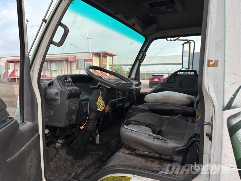 Isuzu NPR Kiper tovornjaki